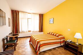Real Hotel Huascaran