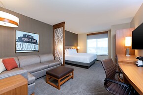 Hyatt Place Flint / Grand Blanc