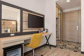 Ramada Encore By Wyndham Istanbul Basin Express