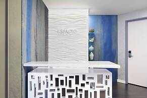 Espacio The Jewel Of Waikiki