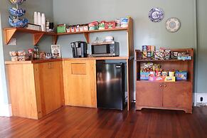 Reynolds House Inn & Motel