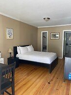 Reynolds House Inn & Motel