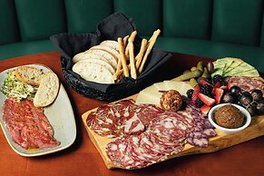 The Lytle Park Hotel, Autograph Collection