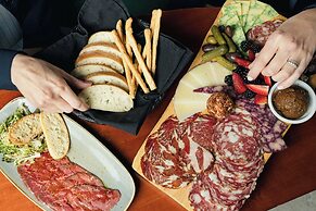 The Lytle Park Hotel, Autograph Collection