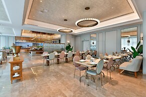 Mercure Yibin Port