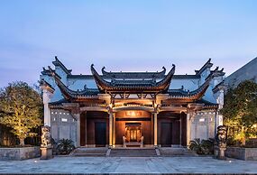 Ahn Luh Zhujiajiao
