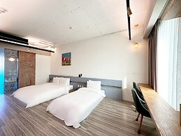 Thinker Hotel