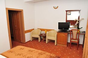 Hotel Emma Est