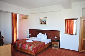 Hotel Emma Est