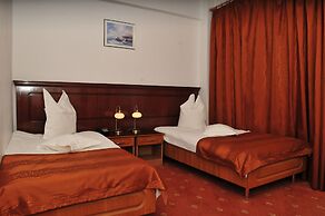 Hotel Emma Est