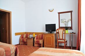 Hotel Emma Est
