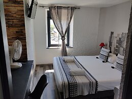 Hôtel Restaurant LES VOYAGEURS