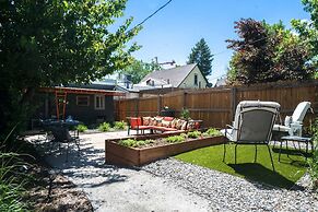 Sunnyside Retro Retreat Private Yard G Line