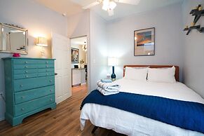 Sunnyside Retro Retreat Private Yard G Line