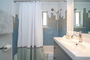 Sunnyside Retro Retreat Private Yard G Line