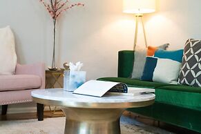 Sunnyside Retro Retreat Private Yard G Line