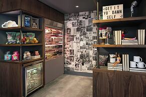 Moxy Nashville Vanderbilt Area