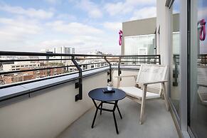 Moxy Nashville Vanderbilt Area