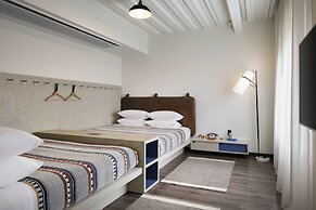 Moxy Nashville Vanderbilt Area