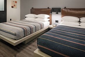 Moxy Nashville Vanderbilt Area