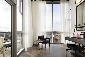 Moxy Nashville Vanderbilt Area