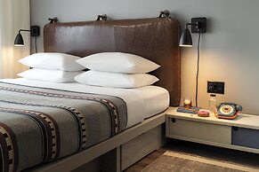 Moxy Nashville Vanderbilt Area