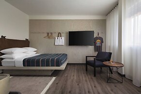 Moxy Nashville Vanderbilt Area