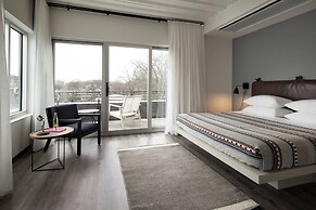 Moxy Nashville Vanderbilt Area