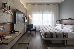 Moxy Nashville Vanderbilt Area