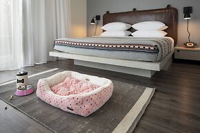 Moxy Nashville Vanderbilt Area