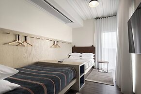 Moxy Nashville Vanderbilt Area