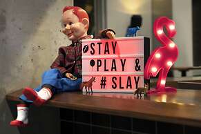 Moxy Nashville Vanderbilt Area