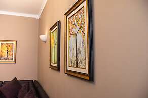 Montgomery Apartments - Crighton