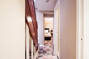 Montgomery Apartments - Crighton