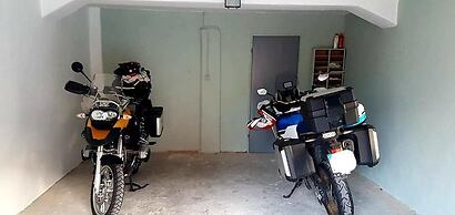 Da Chris e Lisa 022205-AT-296296