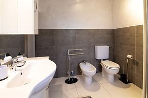 Da Chris e Lisa 022205-AT-296296