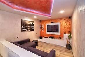 Da Chris e Lisa 022205-AT-296296