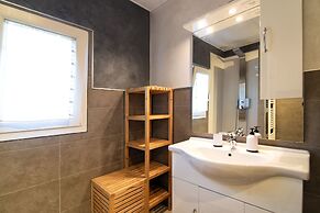 Da Chris e Lisa 022205-AT-296296