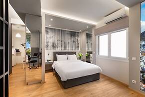 Athens Center Luxury Suite