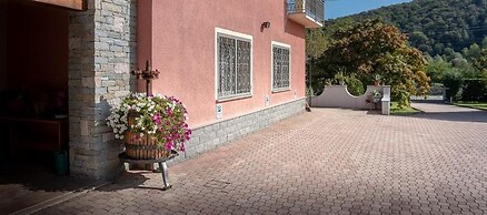 La Rosa Tra i Laghi B&B