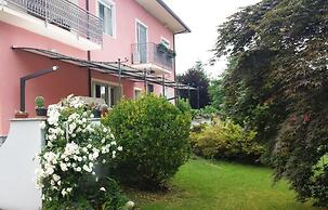 La Rosa Tra i Laghi B&B