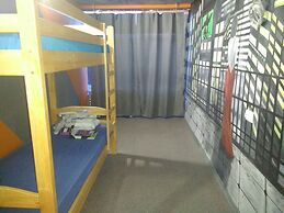 Graffiti Mega City Hostel