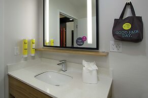 Tru by Hilton Mobile