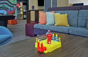 Tru by Hilton Mobile