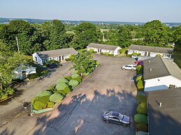 Founder's Brook Motel and Suites