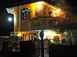 Casa del Lago Lodging House