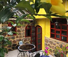 Casa del Lago Lodging House