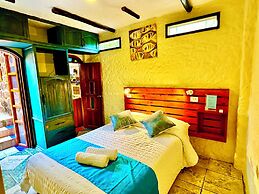 Casa del Lago Lodging House