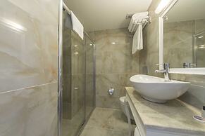 Kunlun Kensington Hotel