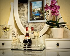 George & Alexandra's Apartments